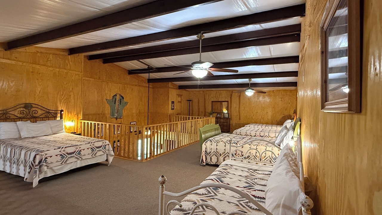 Photo of Bedroom in Larue