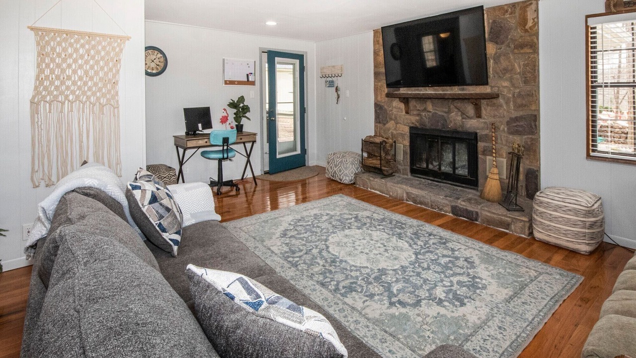 Photo of Bedroom in Andersonville