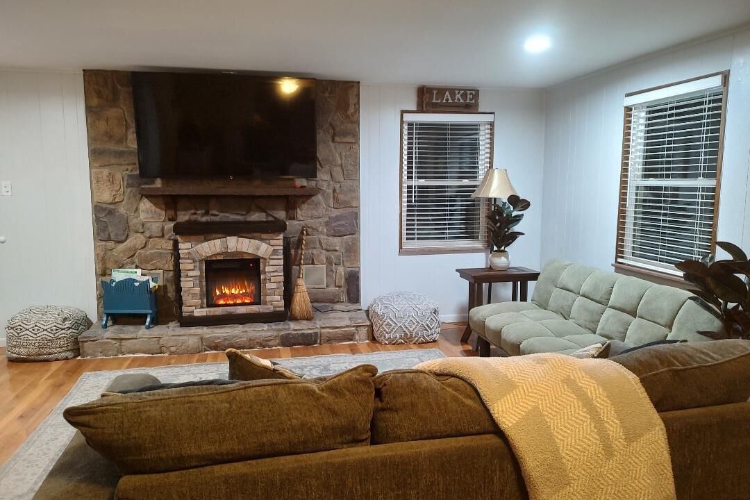Photo of Livingroom in Andersonville