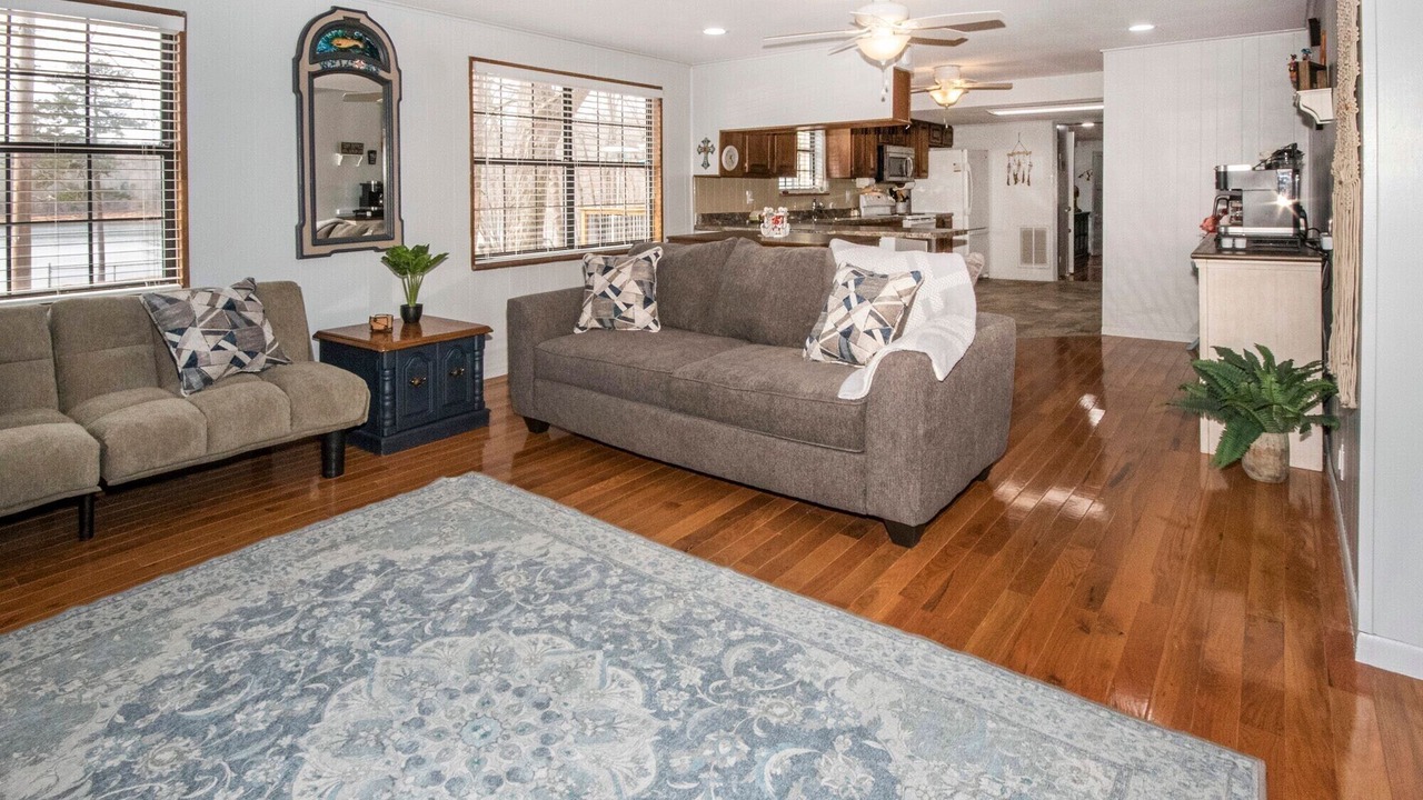 Photo of Bedroom in Andersonville