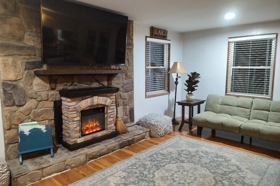 Photo of Livingroom in Andersonville