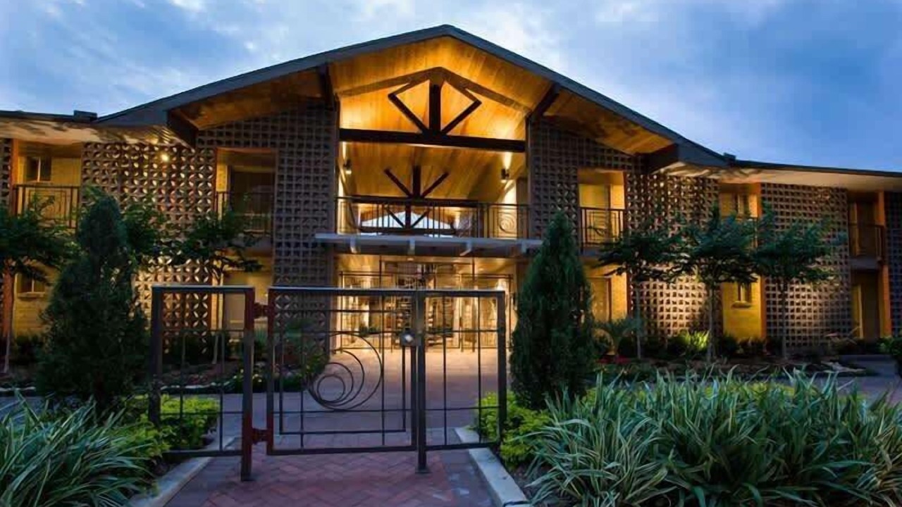 Photo of Others in Uptown