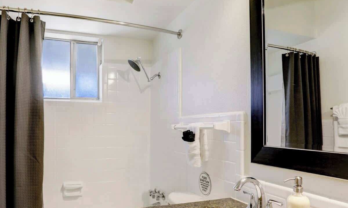 Photo of Others in Uptown