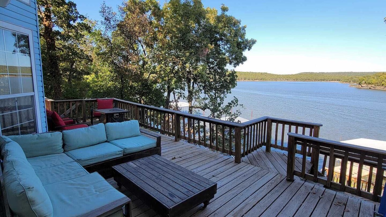 Photo of Outdoor in Canadian