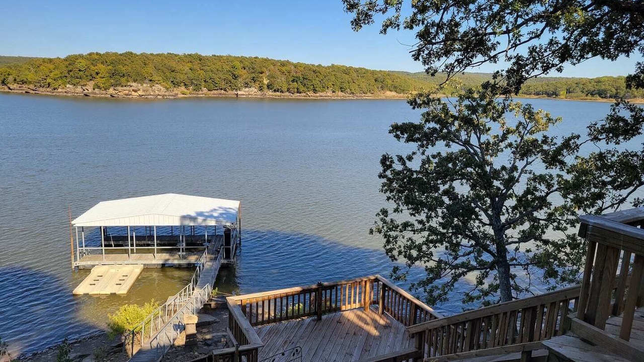 Photo of Outdoor in Canadian
