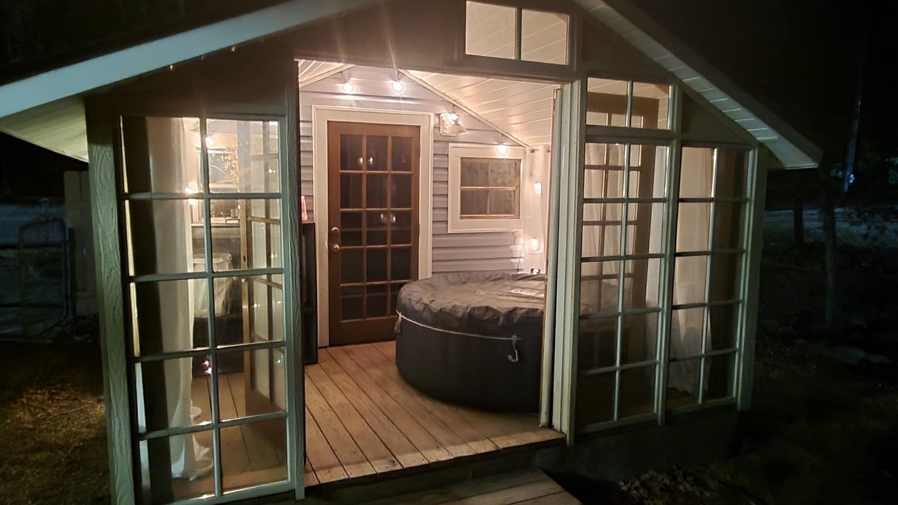 Photo of Outdoor in Canadian