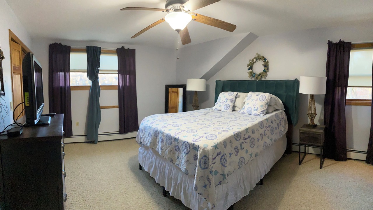 Photo of Bedroom in Harveys Lake