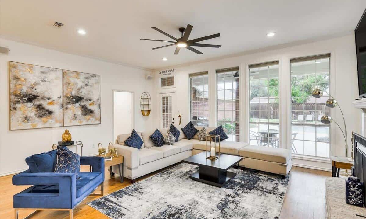 Photo of Livingroom in Irving