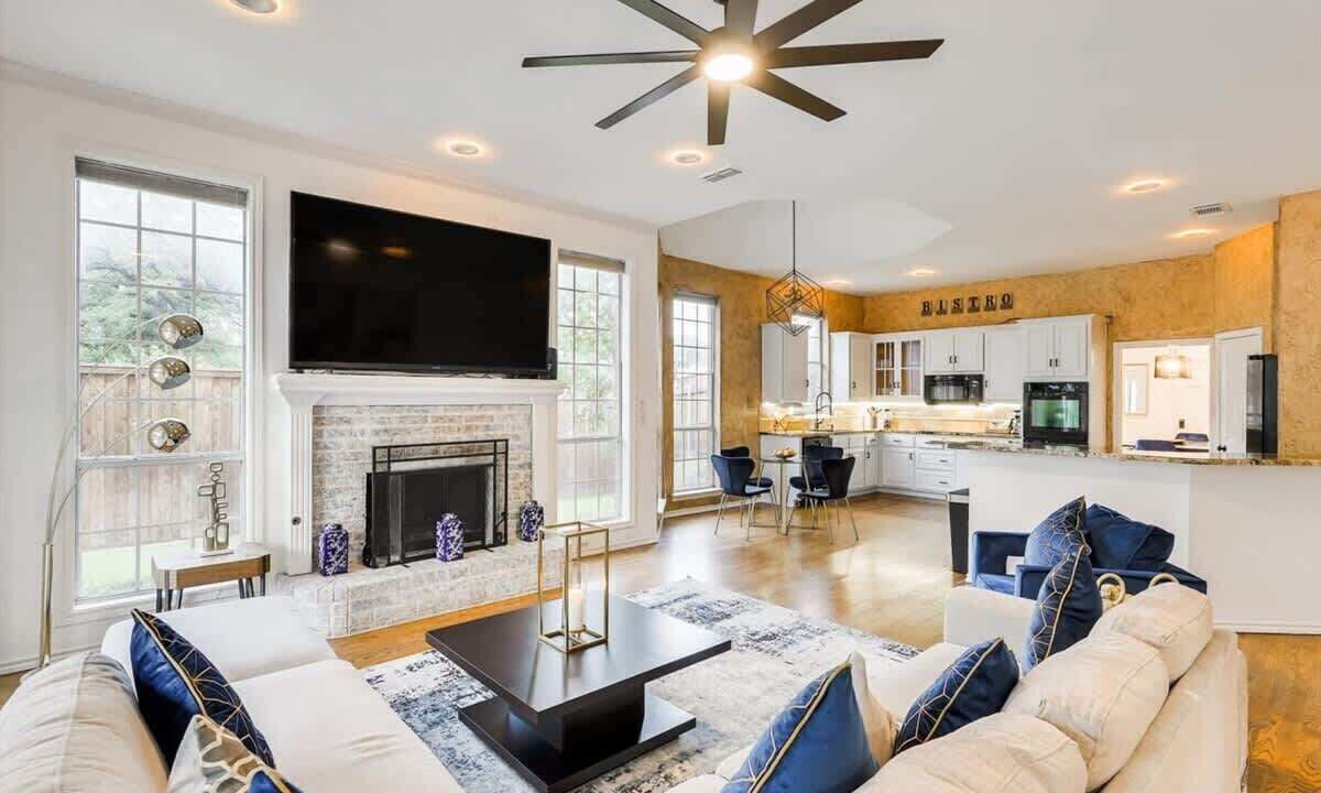 Photo of Livingroom in Irving