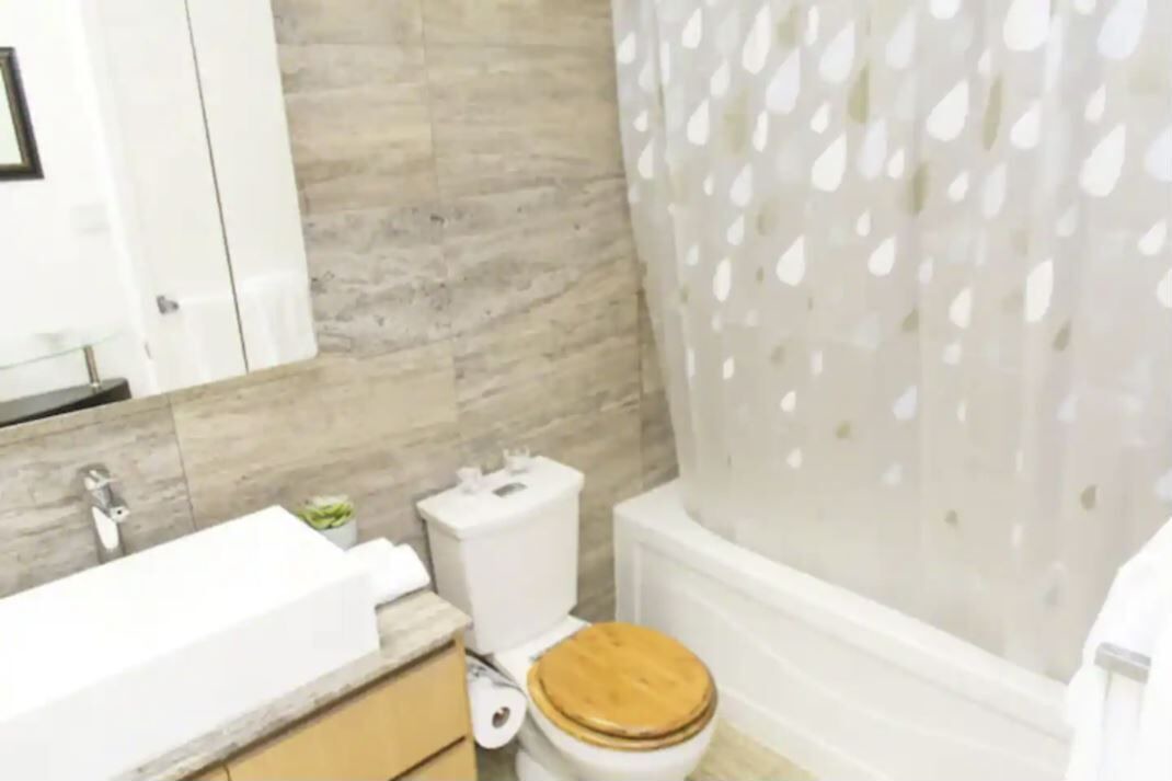 Photo of Bathroom in Bathurst Quay