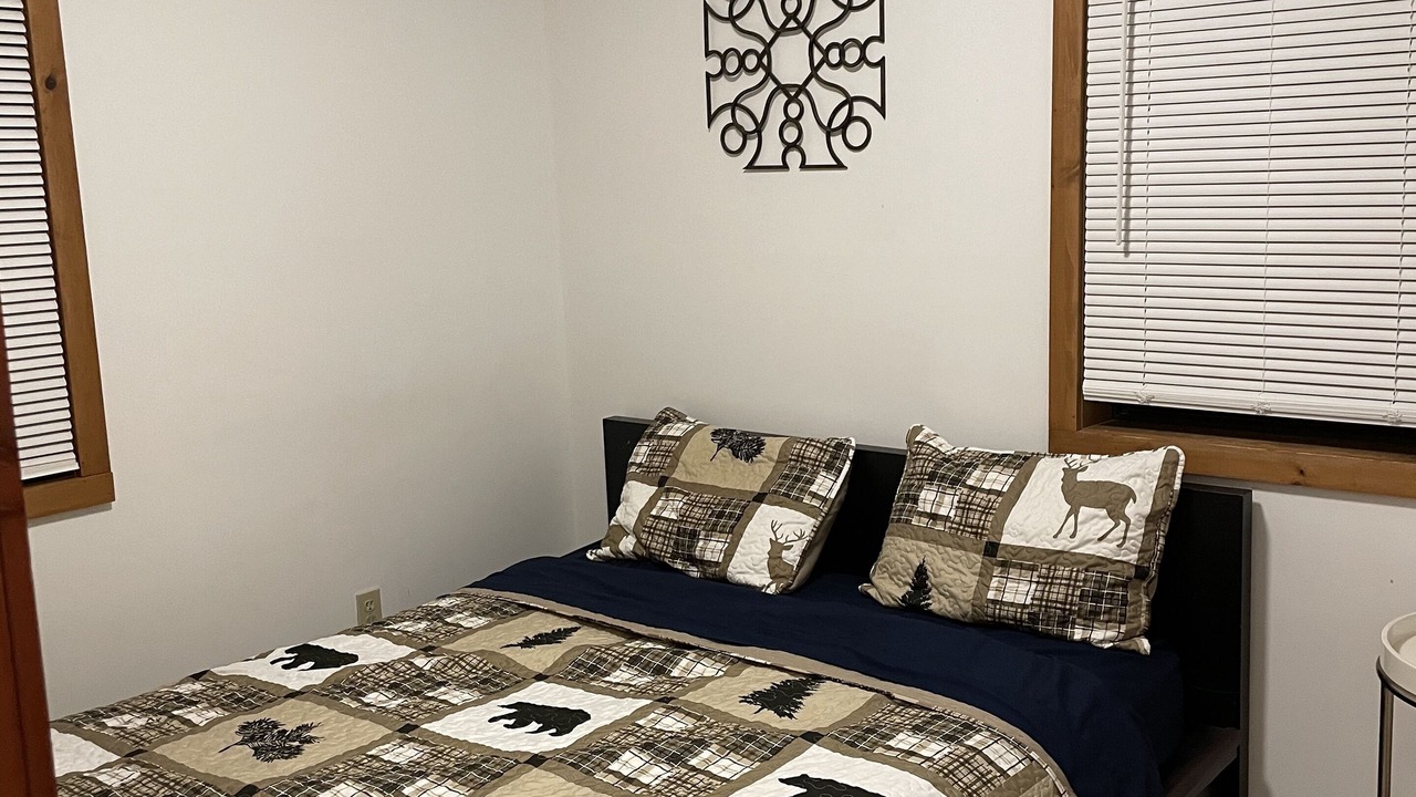 Photo of Bedroom in Greentown