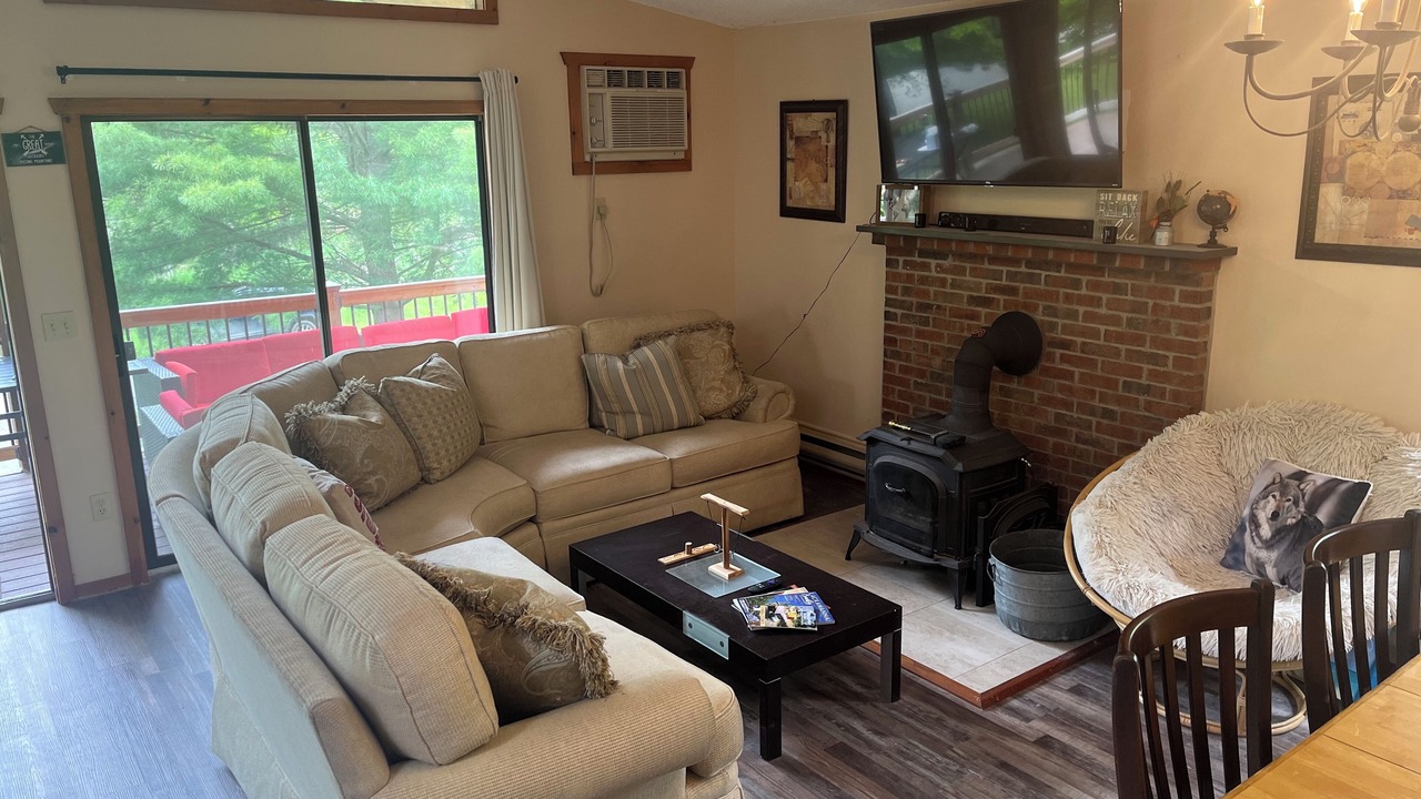 Photo of Livingroom in Greentown