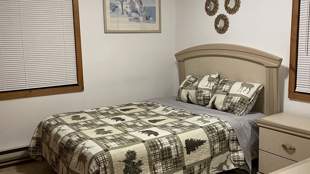 Photo of Bedroom in Greentown