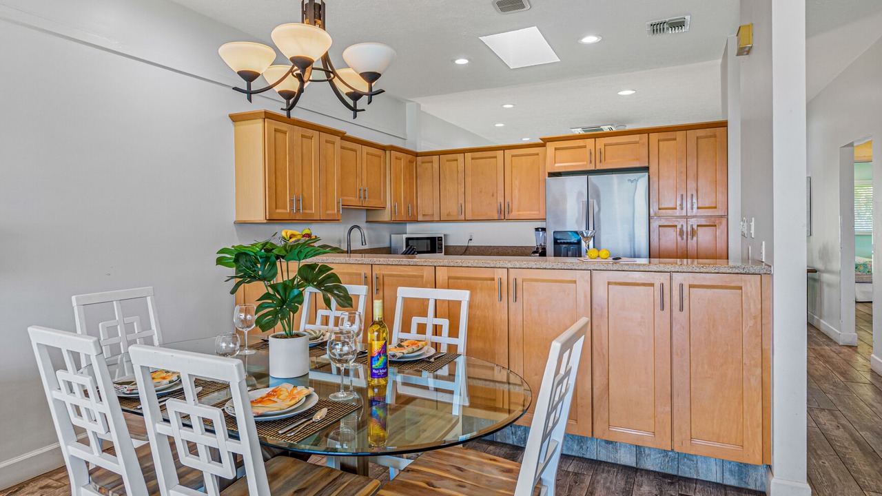 Photo of Others in Downtown Lahaina