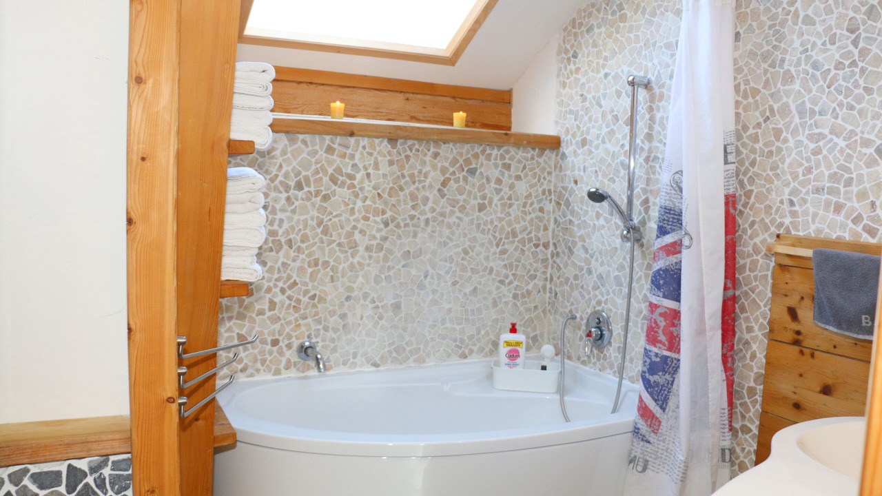 Photo of Bathroom in Eteaux