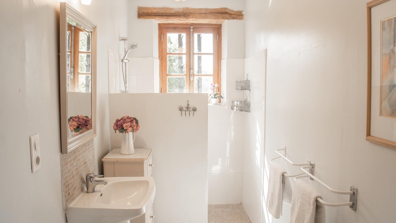 Photo of Bathroom in Sauveterre-la-Lemance