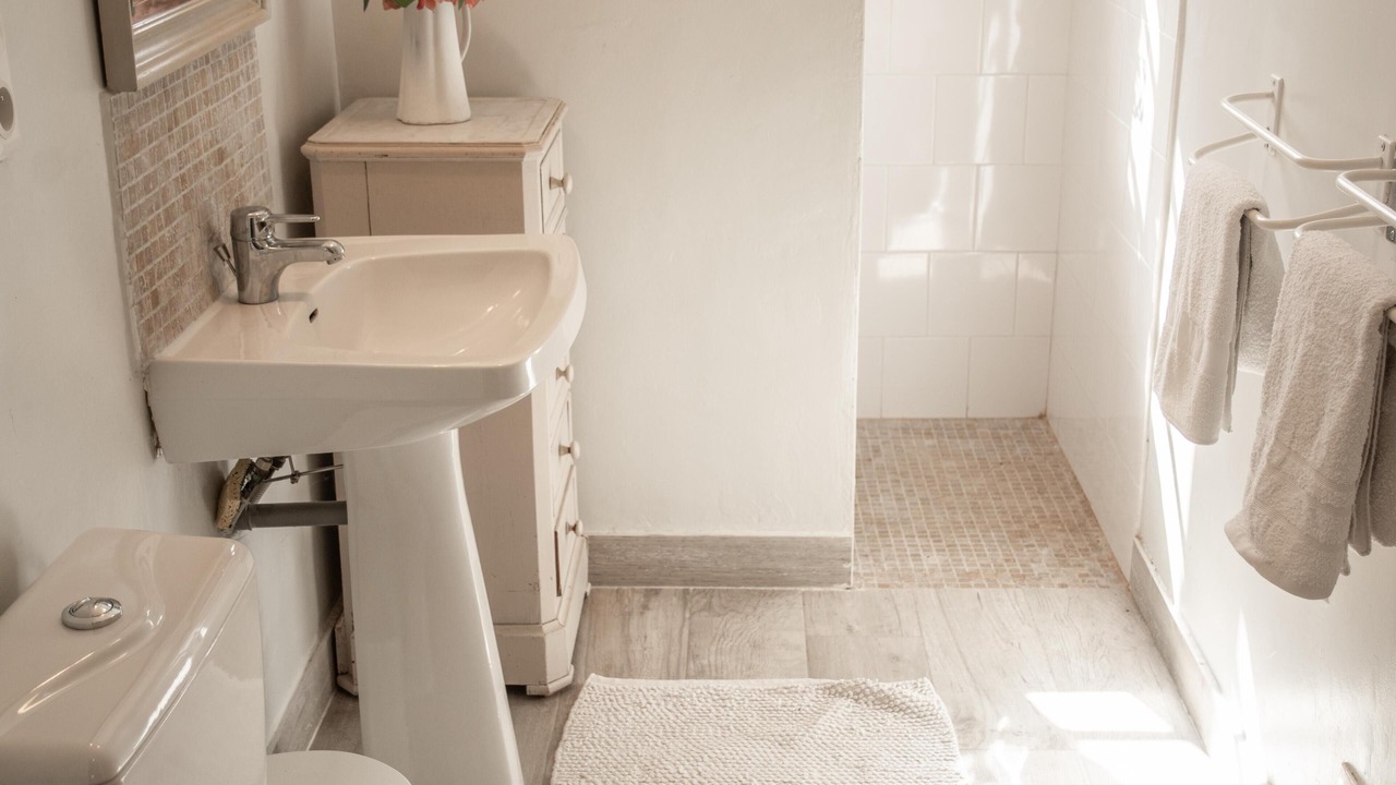 Photo of Bathroom in Sauveterre-la-Lemance
