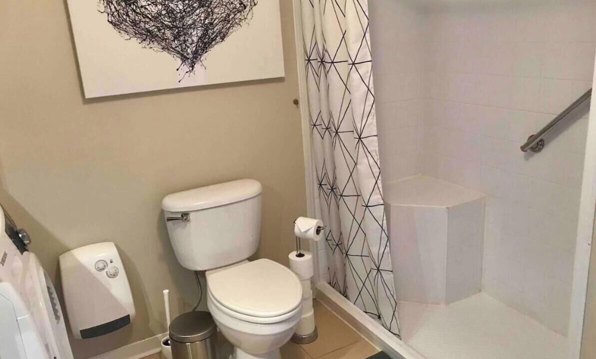 Photo of Bathroom in Longueuil