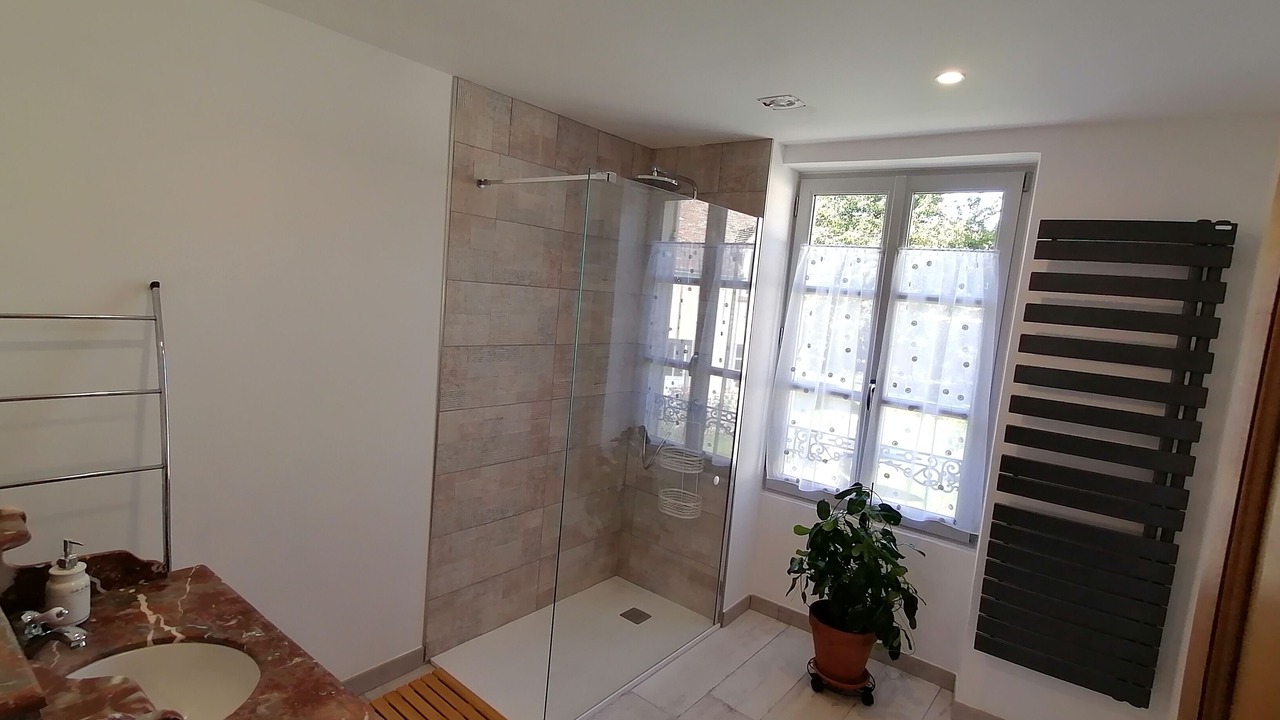 Photo of Bathroom in Neuilly-en-Vexin
