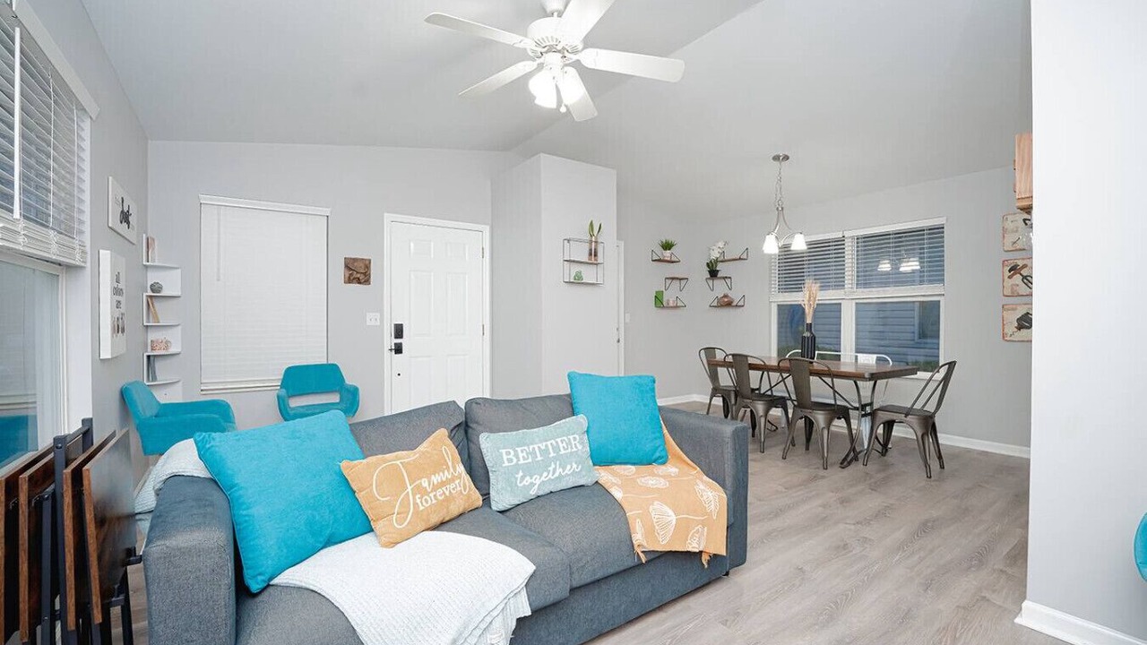 Photo of Livingroom in St. Louis