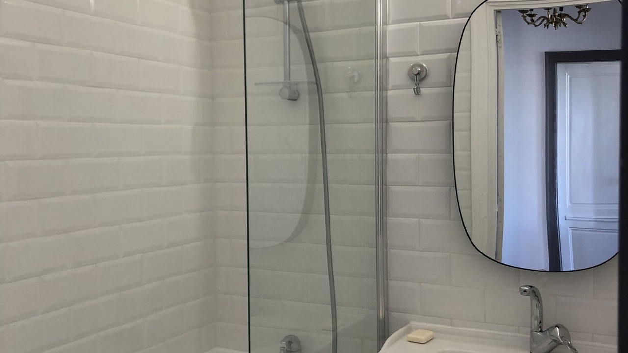 Photo of Bathroom in Beziers City Centre