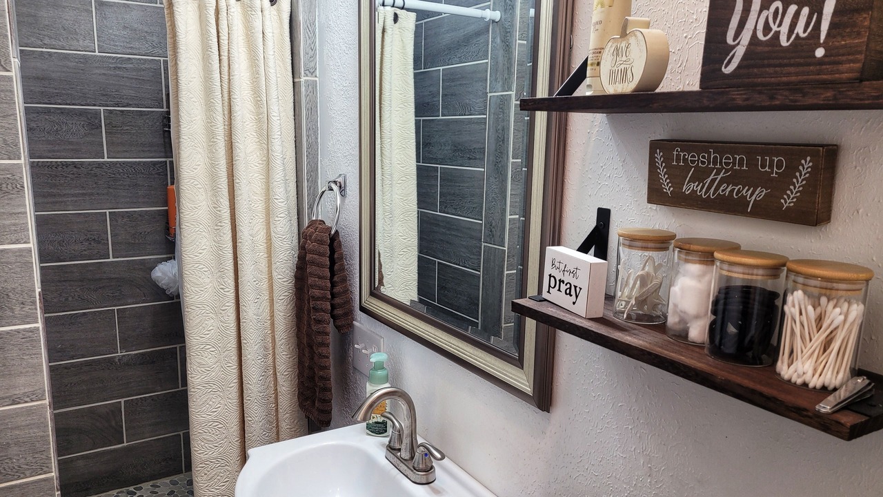 Photo of Bathroom in Navasota