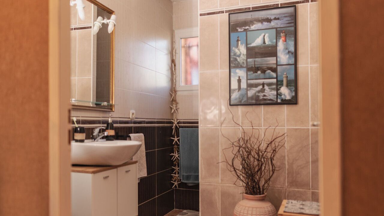 Photo of Bathroom in Neffies