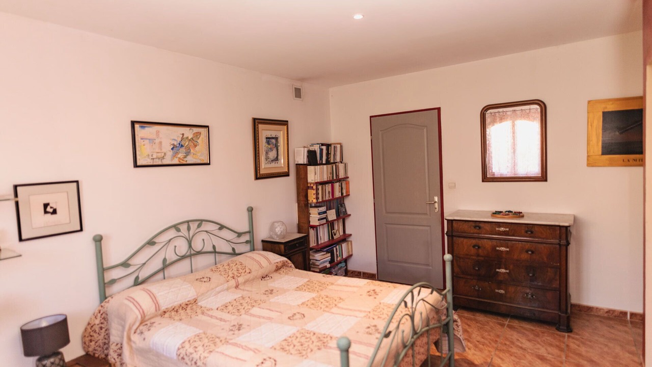 Photo of Bedroom in Neffies