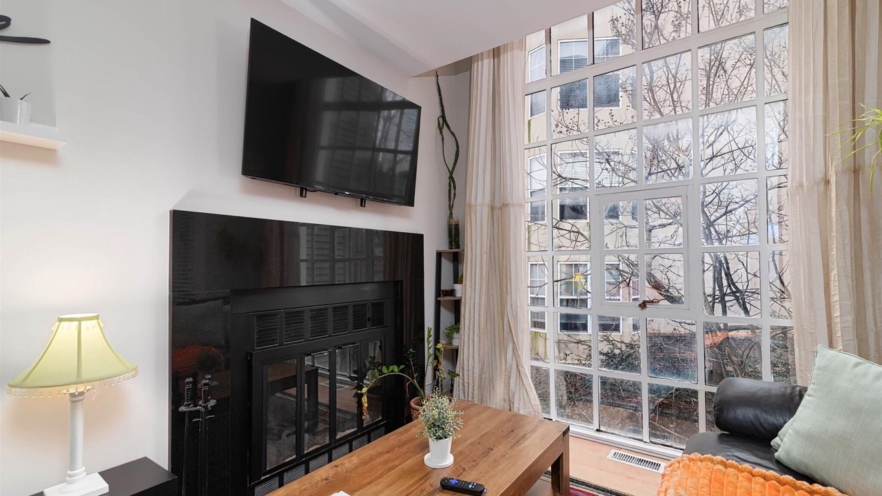Photo of Livingroom in Charlotte Center City