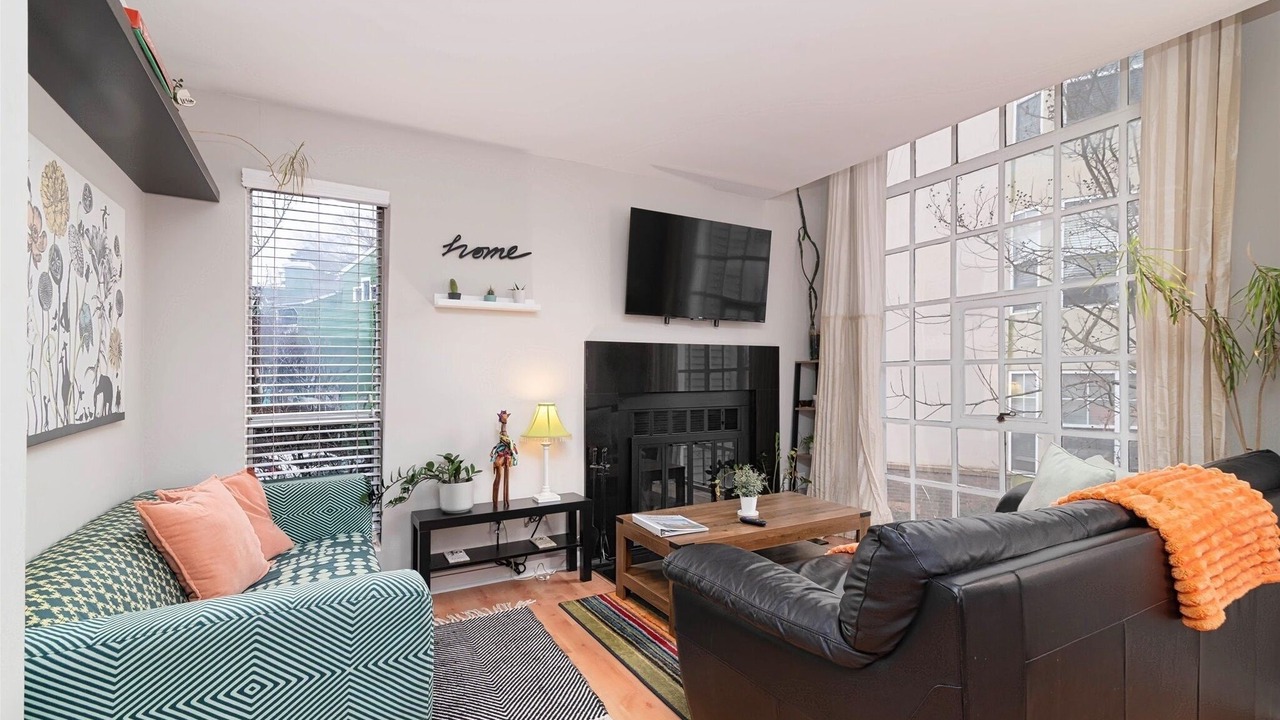 Photo of Livingroom in Charlotte Center City
