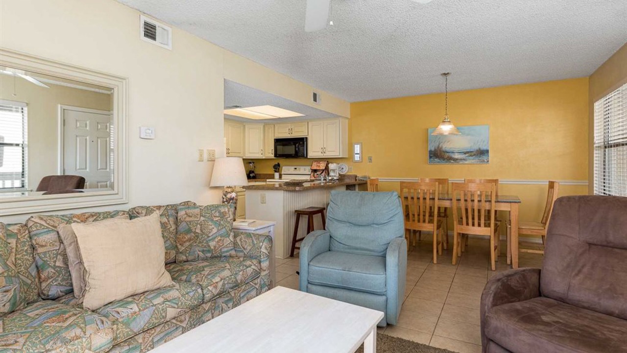 Photo of Livingroom in Orange Beach East