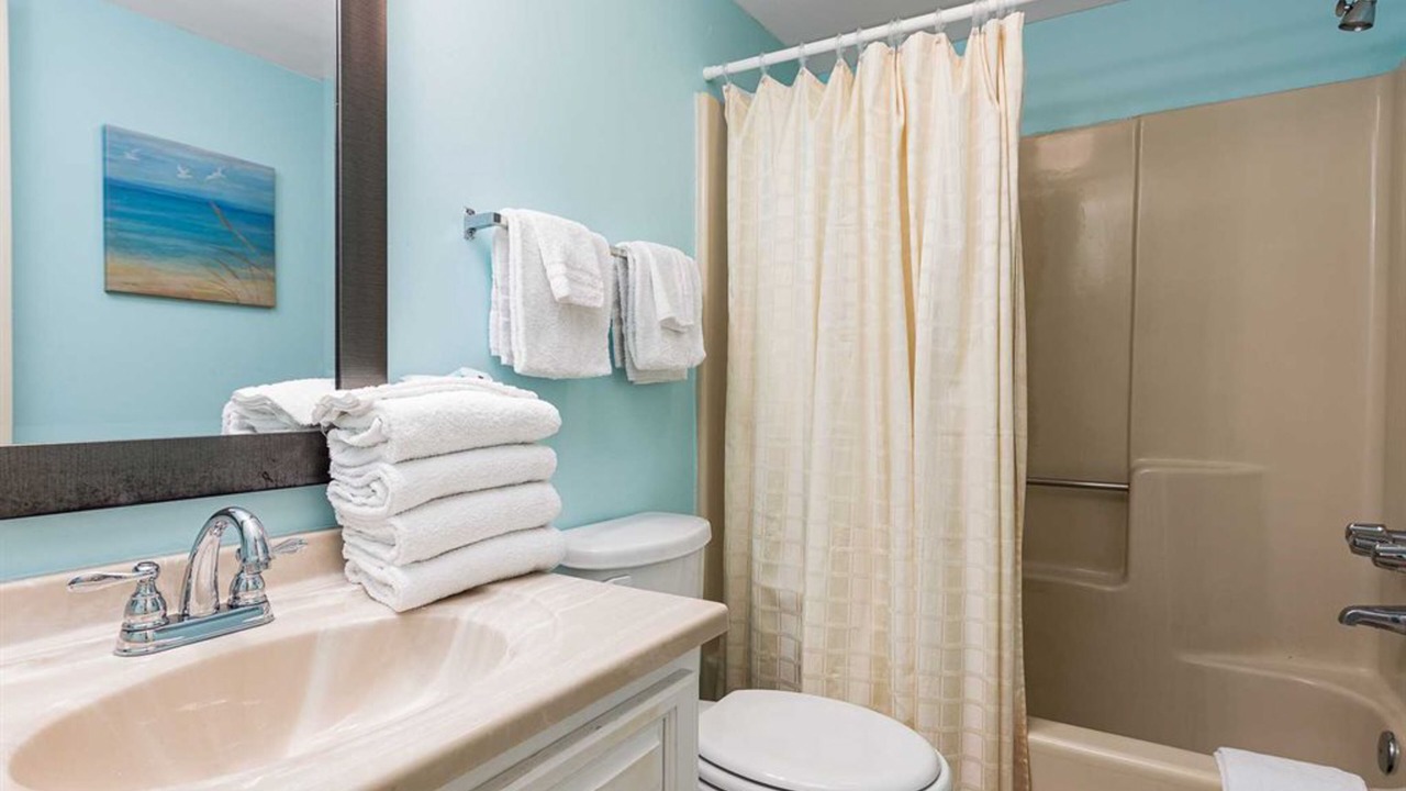 Photo of Bathroom in Orange Beach East