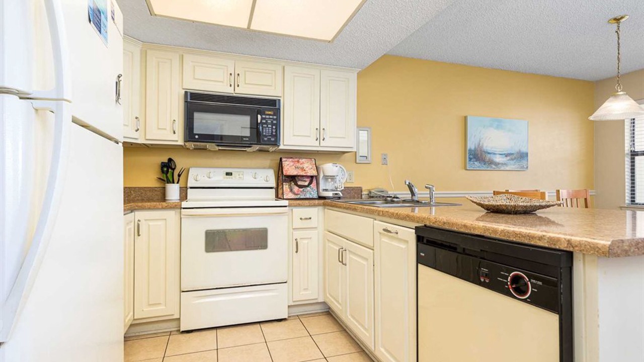 Photo of Kitchen in Orange Beach East