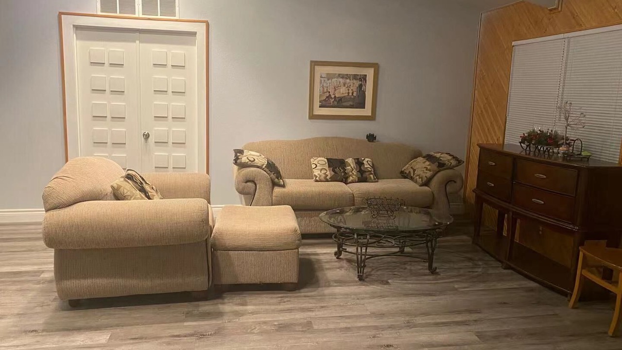 Photo of Livingroom in McNeil