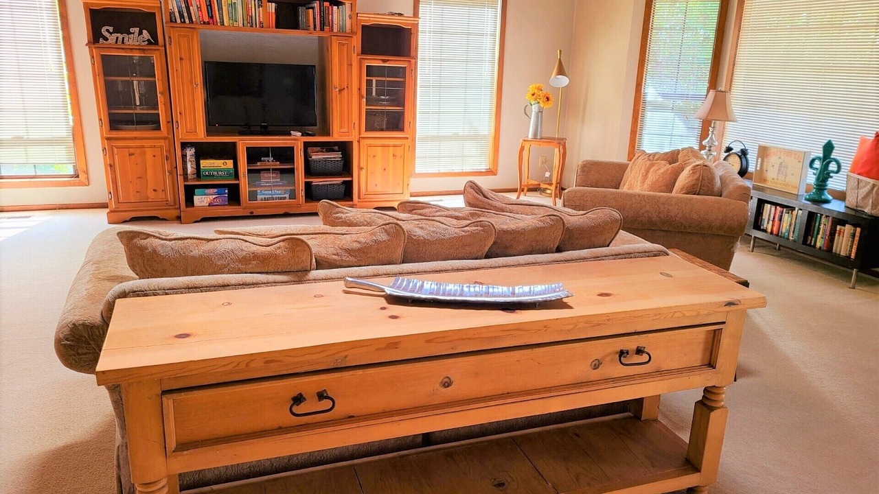 Photo of Livingroom in North Auburn