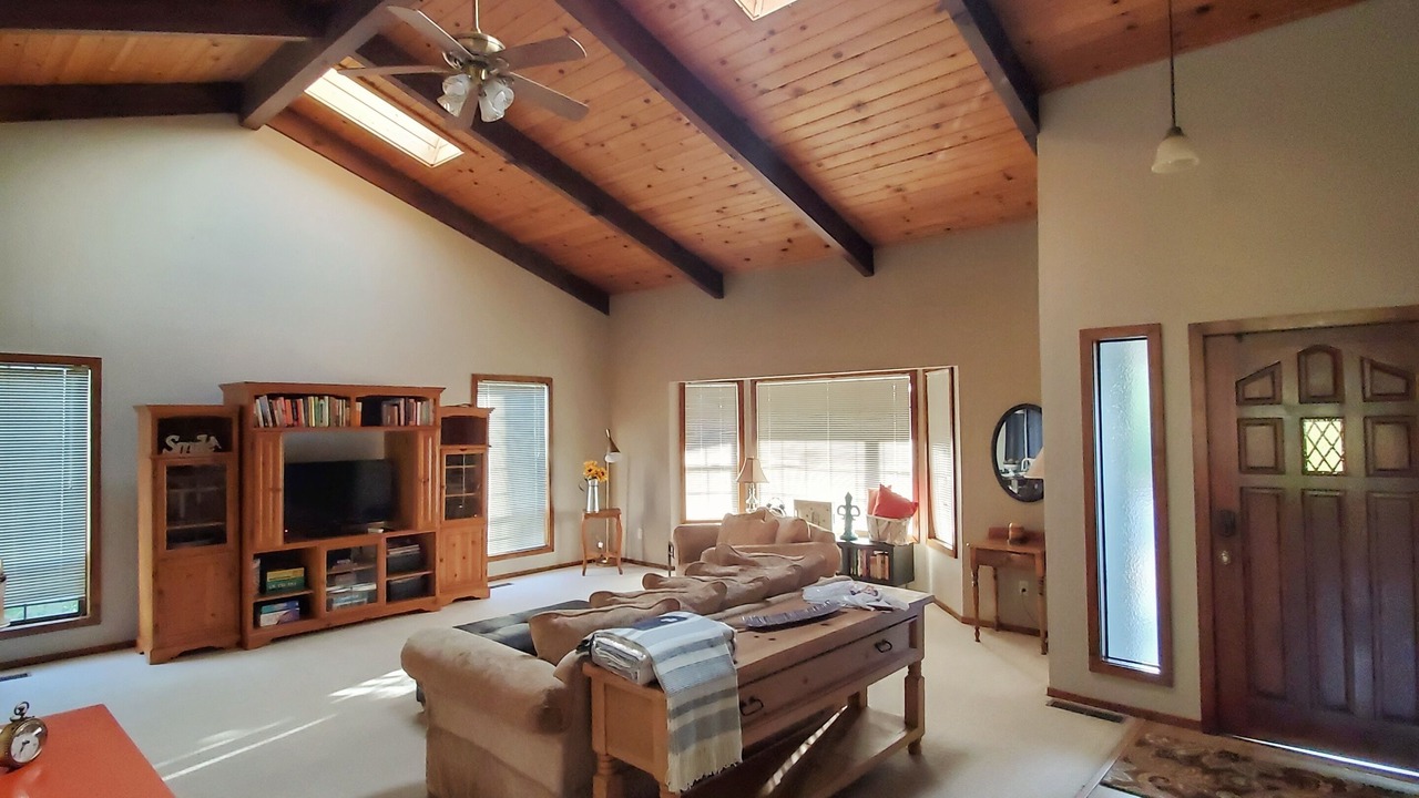 Photo of Livingroom in North Auburn