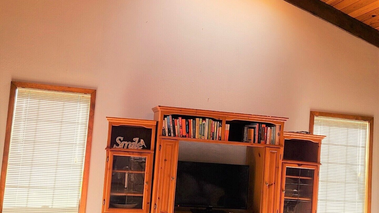 Photo of Livingroom in North Auburn
