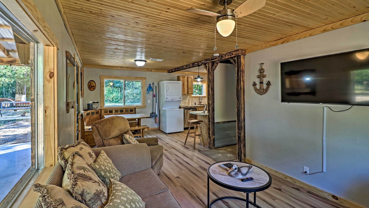 Photo of Livingroom in Elizabeth