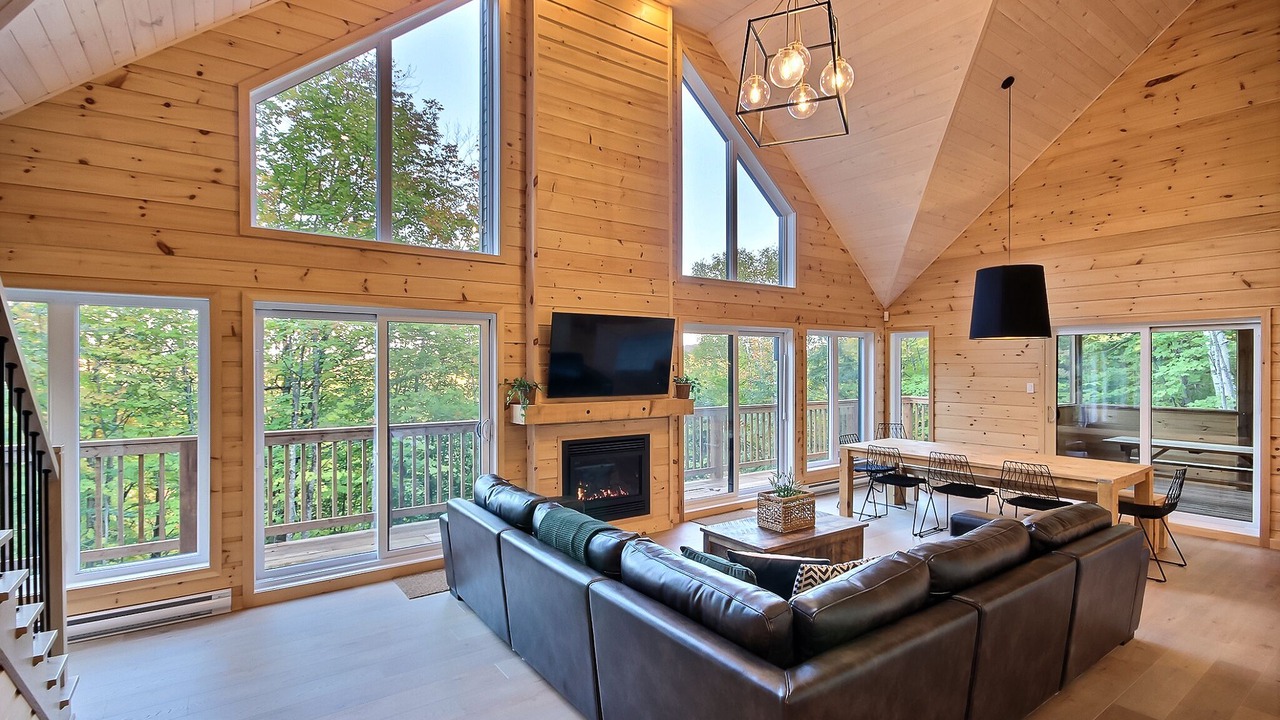 Photo of Livingroom in Morin Heights