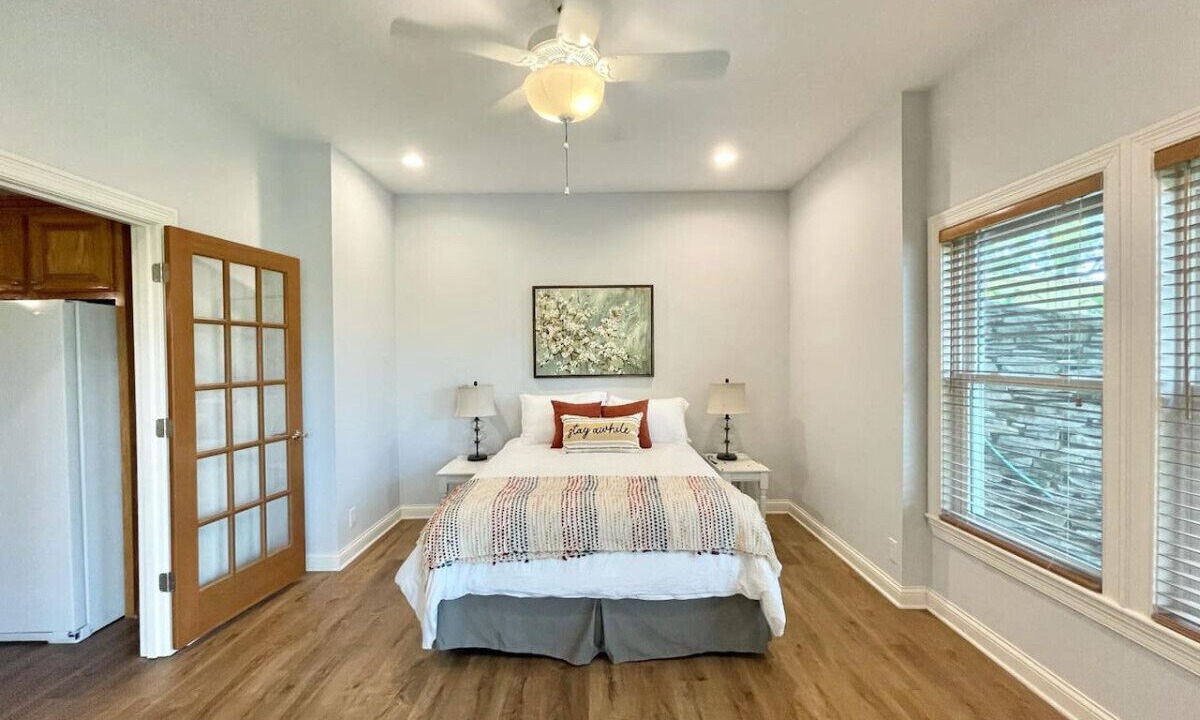 Photo of Bedroom in Hendersonville