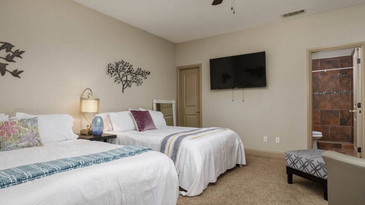 Photo of Bedroom in River Oaks
