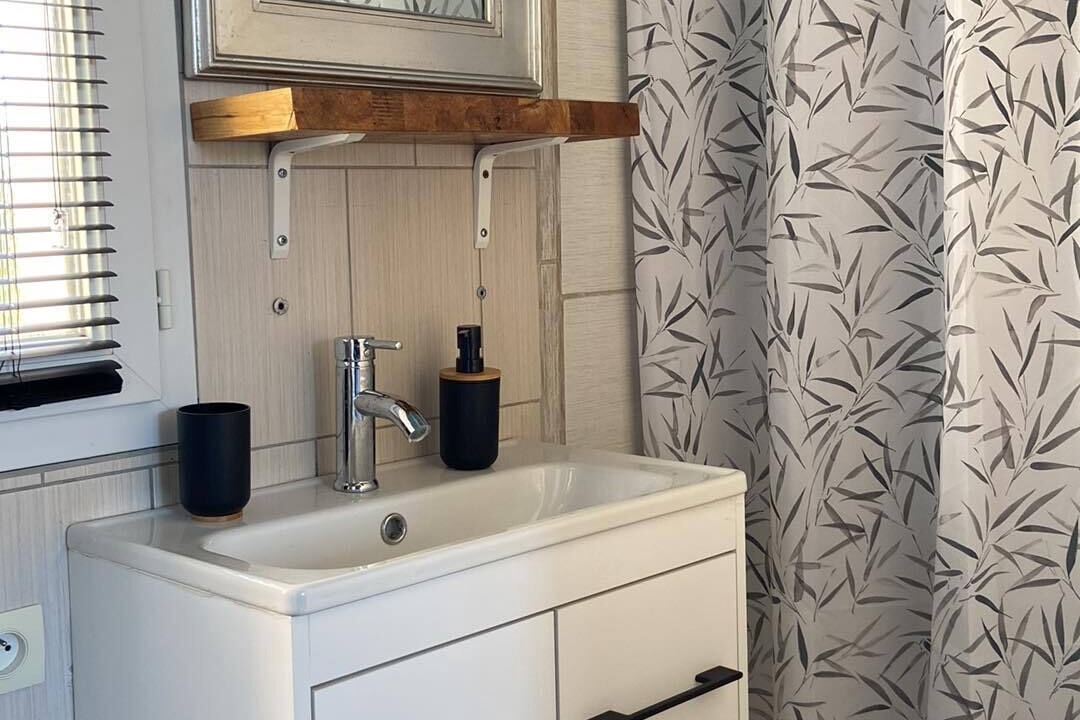 Photo of Bathroom in Le Chateau-d'Oleron