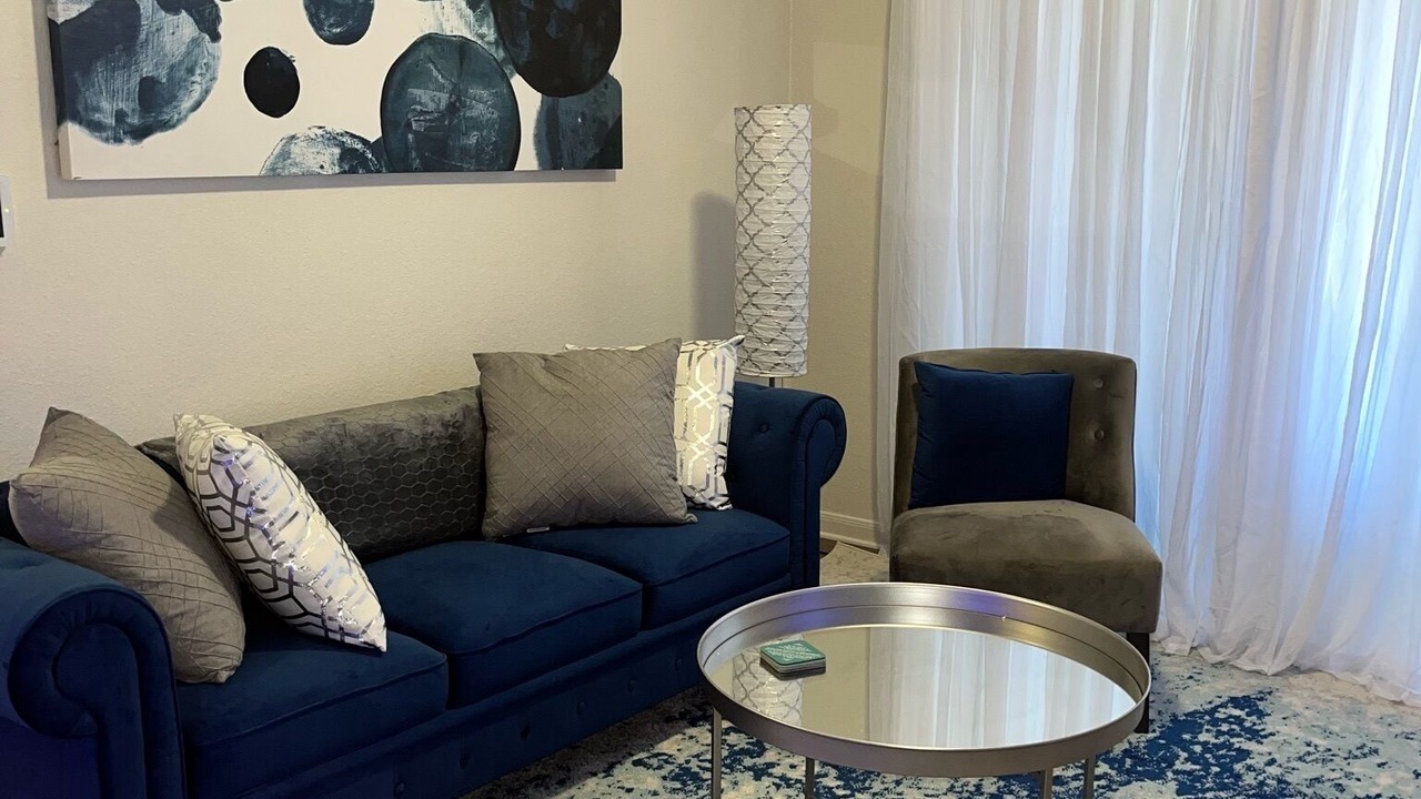 Photo of Livingroom in East Riverside - Oltorf