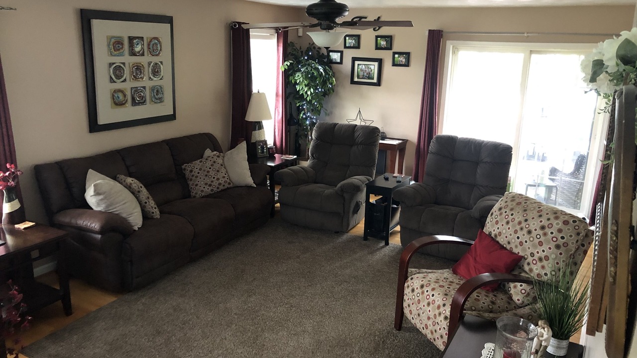 Photo of Livingroom in Town of Augusta