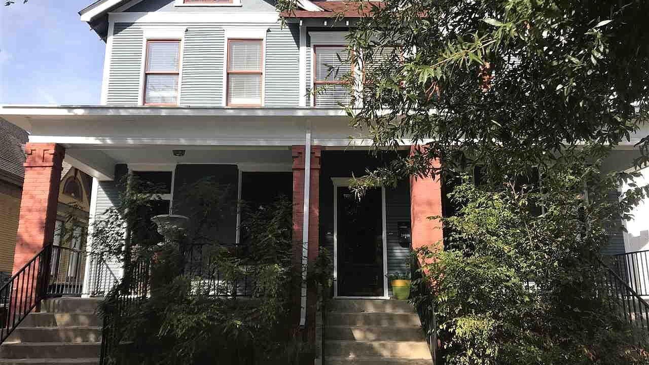 Photo of Outdoor in East of Broadway