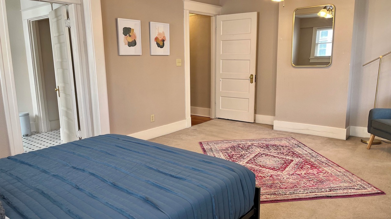 Photo of Bedroom in East of Broadway