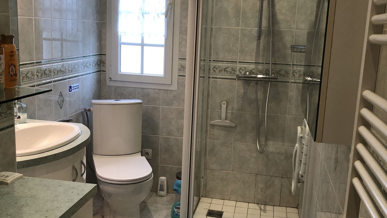 Photo of Bathroom in Doue-la-Fontaine