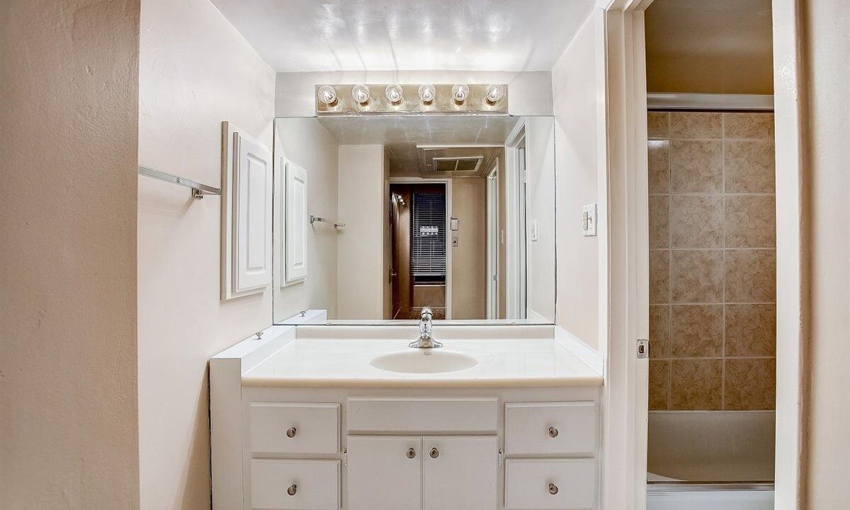 Photo of Bathroom in Capitol District
