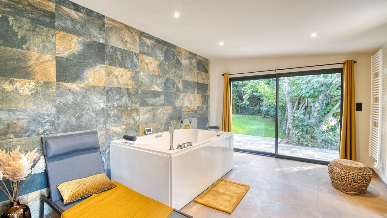 Photo of Bathroom in Grisolles