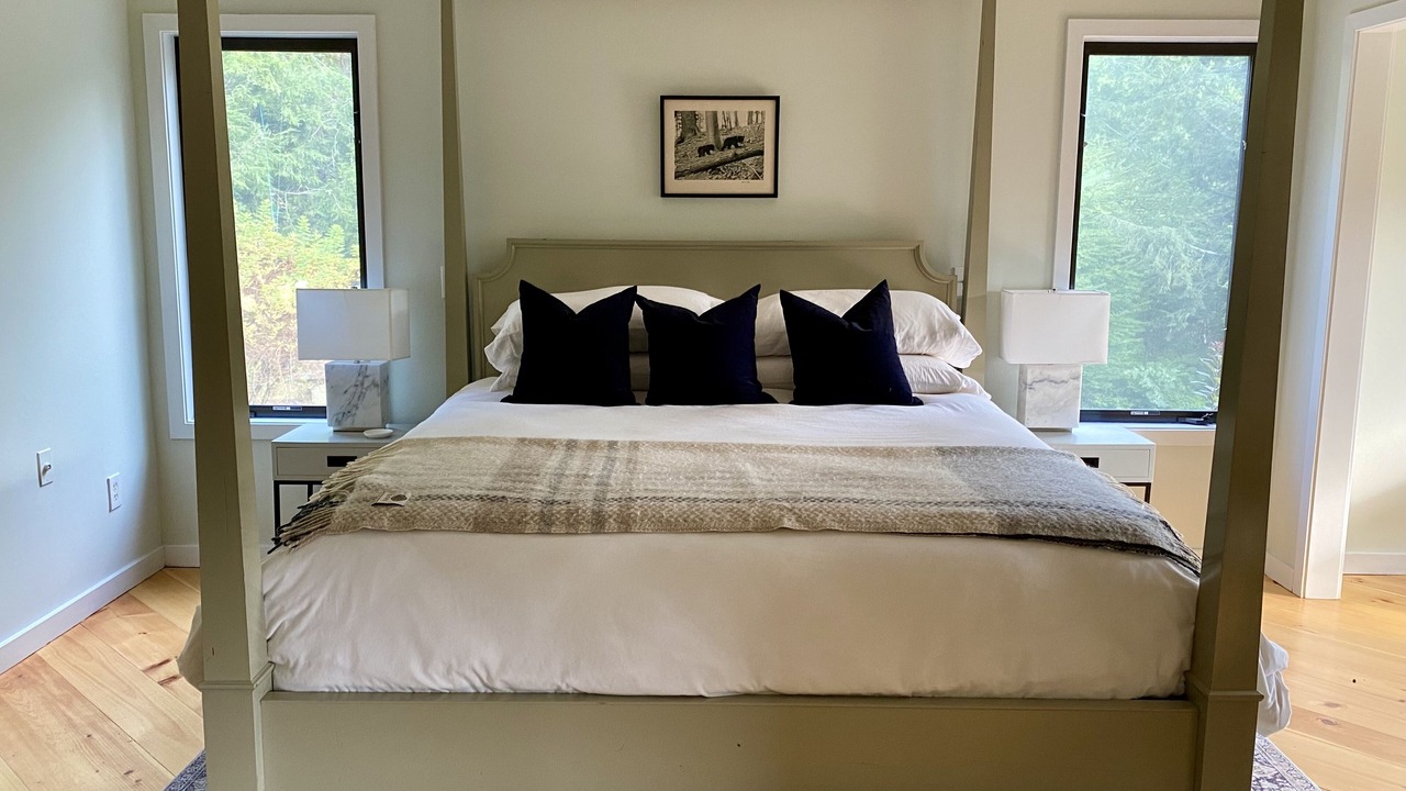 Photo of Bedroom in Redding Ridge